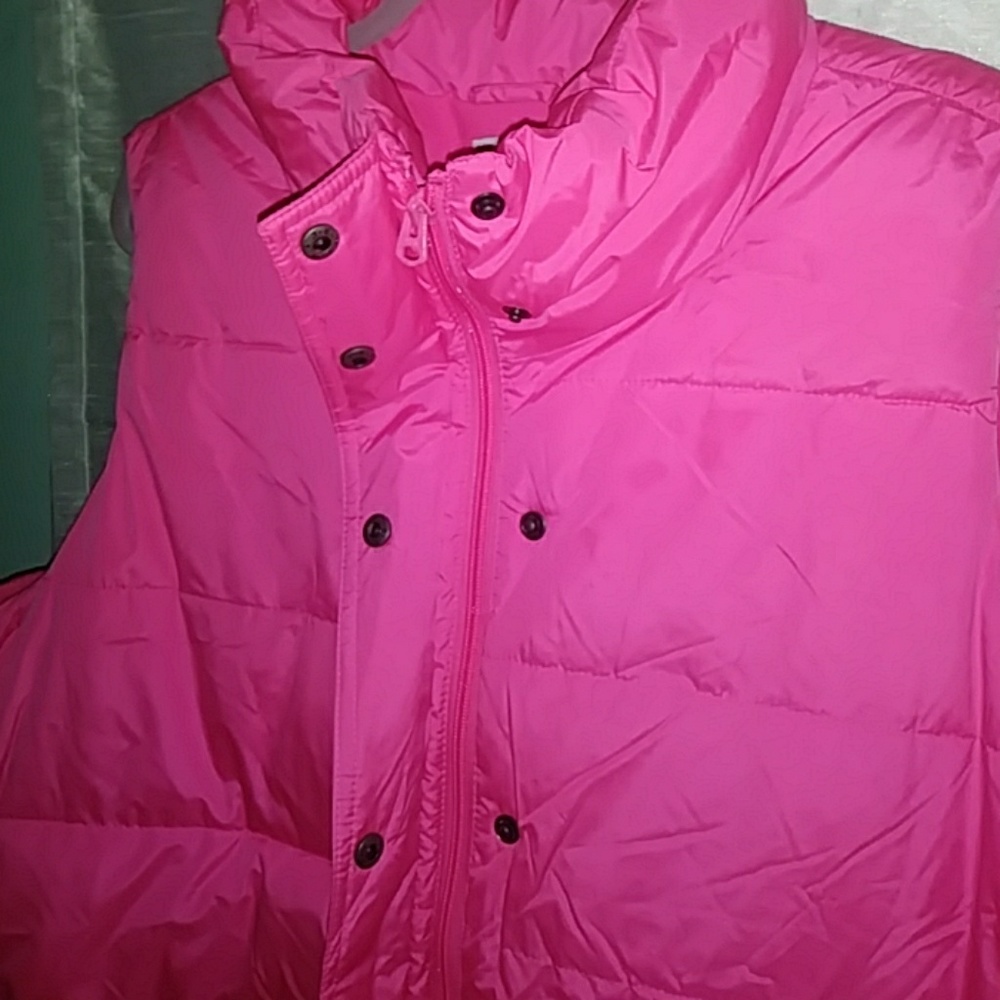 NWOT Old Navy pink vest.